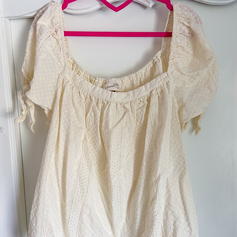 Short tie sleeve square neck blouse in cream